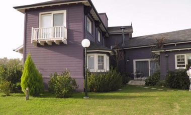 IMPONENTE PROPIEDAD ESTILO AMERICANO DE GRAN CATEGORIA