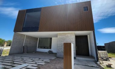 Casa en venta en Residencial San Nicolás Premier, zona Pte.  de Aguascalientes