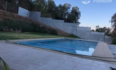 Vive en Pirque: Casa con Piscina, Gimnasio y Entorno Natural