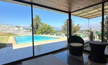 Vive en Pirque: Casa con Piscina, Gimnasio y Entorno Natural