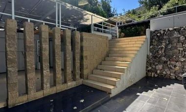 Vive en Pirque: Casa con Piscina, Gimnasio y Entorno Natural
