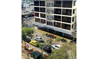 VENTA DE EDIFICIO O LOCALES  EN VIA ARGENTINA