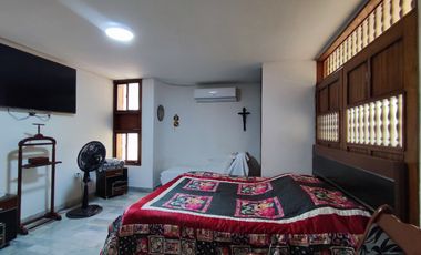 casa en venta en quinta oriental. Cod V30034