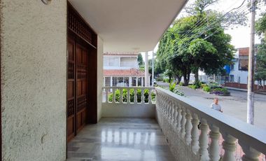 casa en venta en quinta oriental. Cod V30034