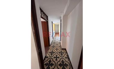 Alquiler De Departamento En La Av. José María Eguren