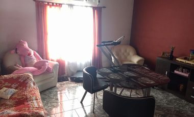 Venta de casa 7 ambientes Casanova
