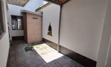 comercial (casa para comercio) en arriendo en versalles. Cod A7470496