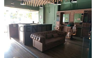 EXCELENTE LOCAL EN ARRIENDO EN SAN CARLOS DE APOQUINDO