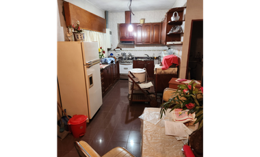 MONTGOLFIER 4660 entre Da Vinci y Del Tejar