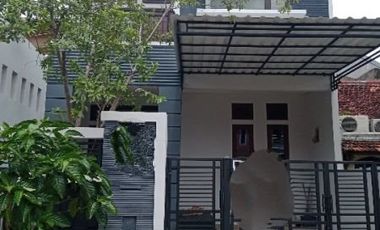 Rumah minimalis 2 lantai murah Rawamangun