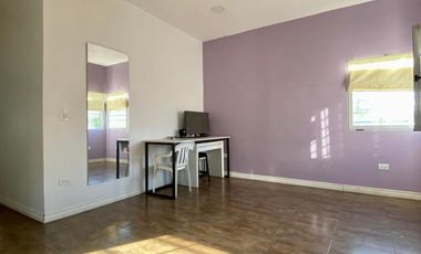 Casa de 3 o más AMBIENTES ubicada a 500 metros de la Avenida Hipólito Yrigoyen.