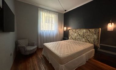 Casa en Venta en Edificio completo de 3 pisos. 6 departamentos y local comercial. Santo Domingo/Miraflores. Metro Bellas Artes