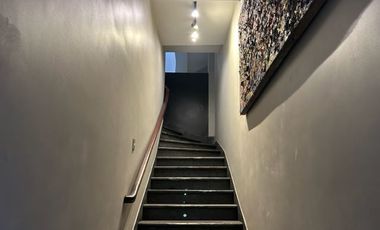 Casa en Venta en Edificio completo de 3 pisos. 6 departamentos y local comercial. Santo Domingo/Miraflores. Metro Bellas Artes