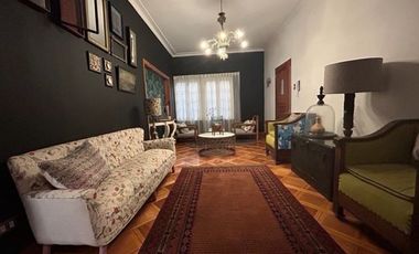 Casa en Venta en Edificio completo de 3 pisos. 6 departamentos y local comercial. Santo Domingo/Miraflores. Metro Bellas Artes