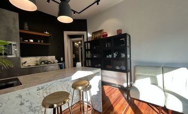 Casa en Venta en Edificio completo de 3 pisos. 6 departamentos y local comercial. Santo Domingo/Miraflores. Metro Bellas Artes