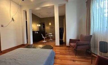 Casa en Venta en Edificio completo de 3 pisos. 6 departamentos y local comercial. Santo Domingo/Miraflores. Metro Bellas Artes