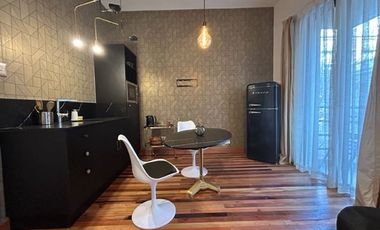 Casa en Venta en Edificio completo de 3 pisos. 6 departamentos y local comercial. Santo Domingo/Miraflores. Metro Bellas Artes