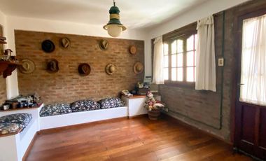 Casa en Venta en Remedios de Escalada Oeste