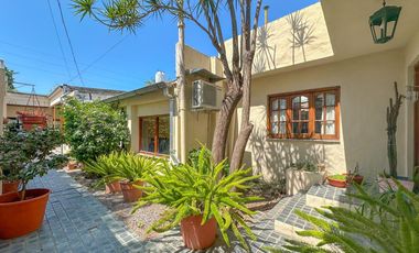 Casa en Venta en Remedios de Escalada Oeste