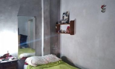 Retasado venta  por viaje Casa con local barrio Monte Cudine