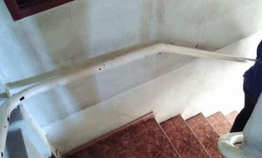 Retasado venta  por viaje Casa con local barrio Monte Cudine