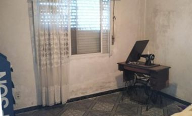 Retasado venta  por viaje Casa con local barrio Monte Cudine