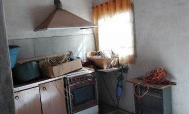 Retasado venta  por viaje Casa con local barrio Monte Cudine