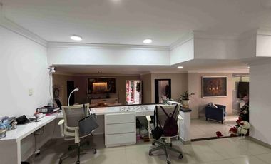 VENTA Amplio apartamento excelente distribución ubicación exclusiva. Cabecera Cra. 39A Bucaramanga. 166m2. Cod V12443