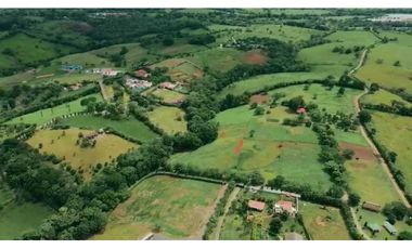 VENDO TERRENO CAMPESTRE CERCA A LA CHORRERA