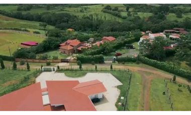 VENDO TERRENO CAMPESTRE CERCA A LA CHORRERA