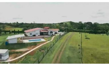 VENDO TERRENO CAMPESTRE CERCA A LA CHORRERA