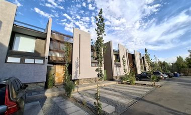 Casa en arriendo de 4 dorm. en La Reina