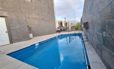 Casa en arriendo de 4 dorm. en La Reina