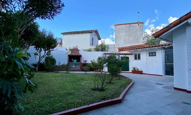 Chalet de 5 o más AMBIENTES ubicada a 150 metros de la Avenida Hipólito Yrigoyen.