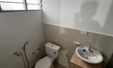 casa en arriendo/venta en av. libertadores. Cod A3452