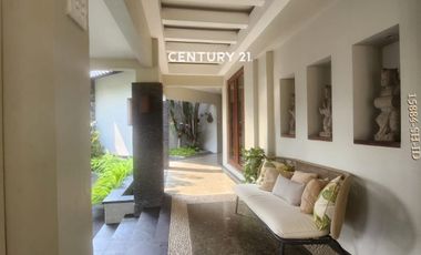 Dijual Atau Disewakan Rumah Asri Dengan Tanah Luas Di Cilandak