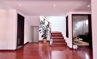 casa en venta en santa ana-usaquén. Cod V8408233