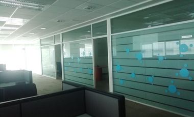 SE RENTA OFICINA  PISO COMPLETO