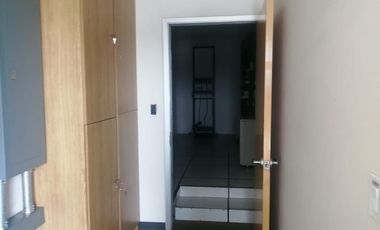 SE RENTA OFICINA  PISO COMPLETO