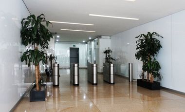 SE RENTA OFICINA  PISO COMPLETO