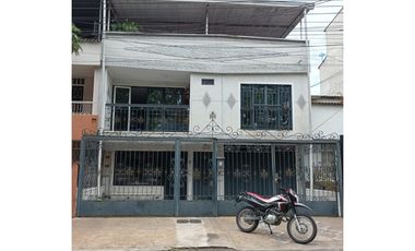 VENTA PERMUTA CASA  PROVENZA 2 PISOS MAS TERRAZA BUCARAMANGA COD:445