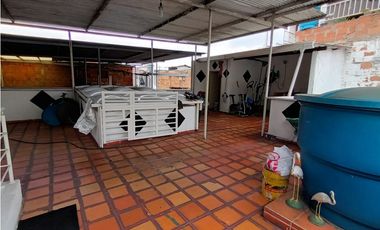 VENTA PERMUTA CASA  PROVENZA 2 PISOS MAS TERRAZA BUCARAMANGA COD:445