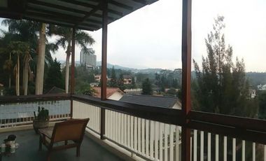 Dijual Rumah/VillaMewah Full Furnish View City, Dago Resort Pakar