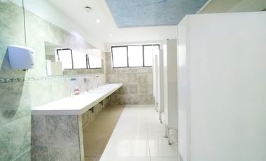 oficina en arriendo en la catedral. Cod A5035902
