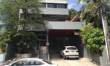 SE VENDE CASA EN LOS ANGELES 6 REC 362 mts2