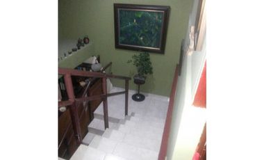 SE VENDE CASA EN LOS ANGELES 6 REC 362 mts2