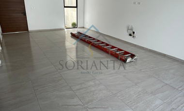 Casa en venta al poniente de Ags