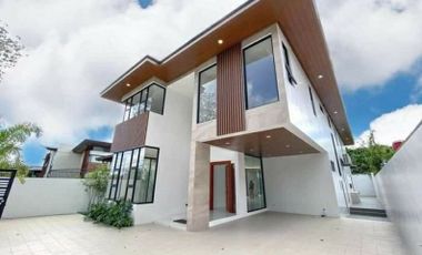7 Bedrooms HOUSE and LOT FOR SALE in White Plains, Quezon City