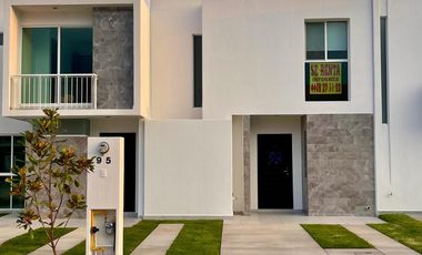 CASA EN RENTA EN CATARA SLP