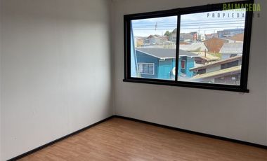 Casa en Venta en Amplia Casa (4 niveles) con loc. comerciales en centro de Calbuco